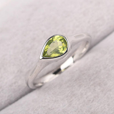 Bezel Setting Horizontal Peridot Ring - Palmary